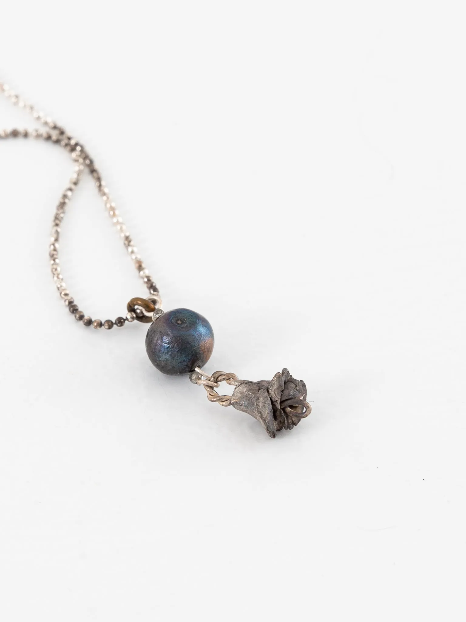 Atelier Inscrire Keshi Pearl with Rose Necklace