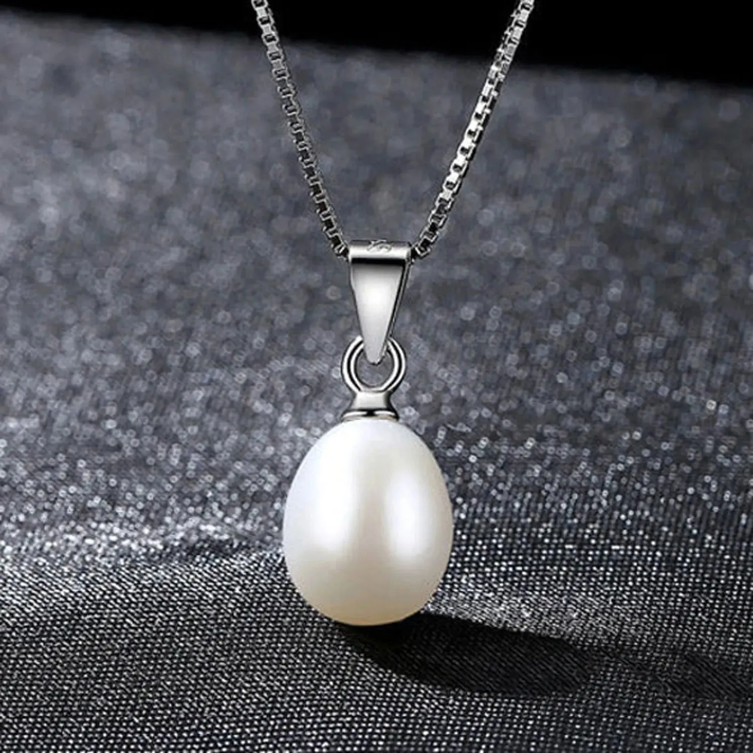 Classic Pearl Pendant in Sterling Silver | Irosk