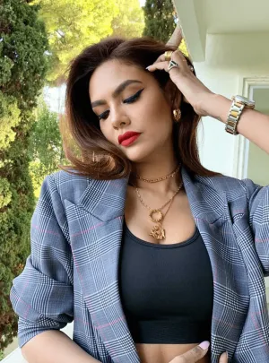 Esha Gupta Wearing O.H Monogram Choker