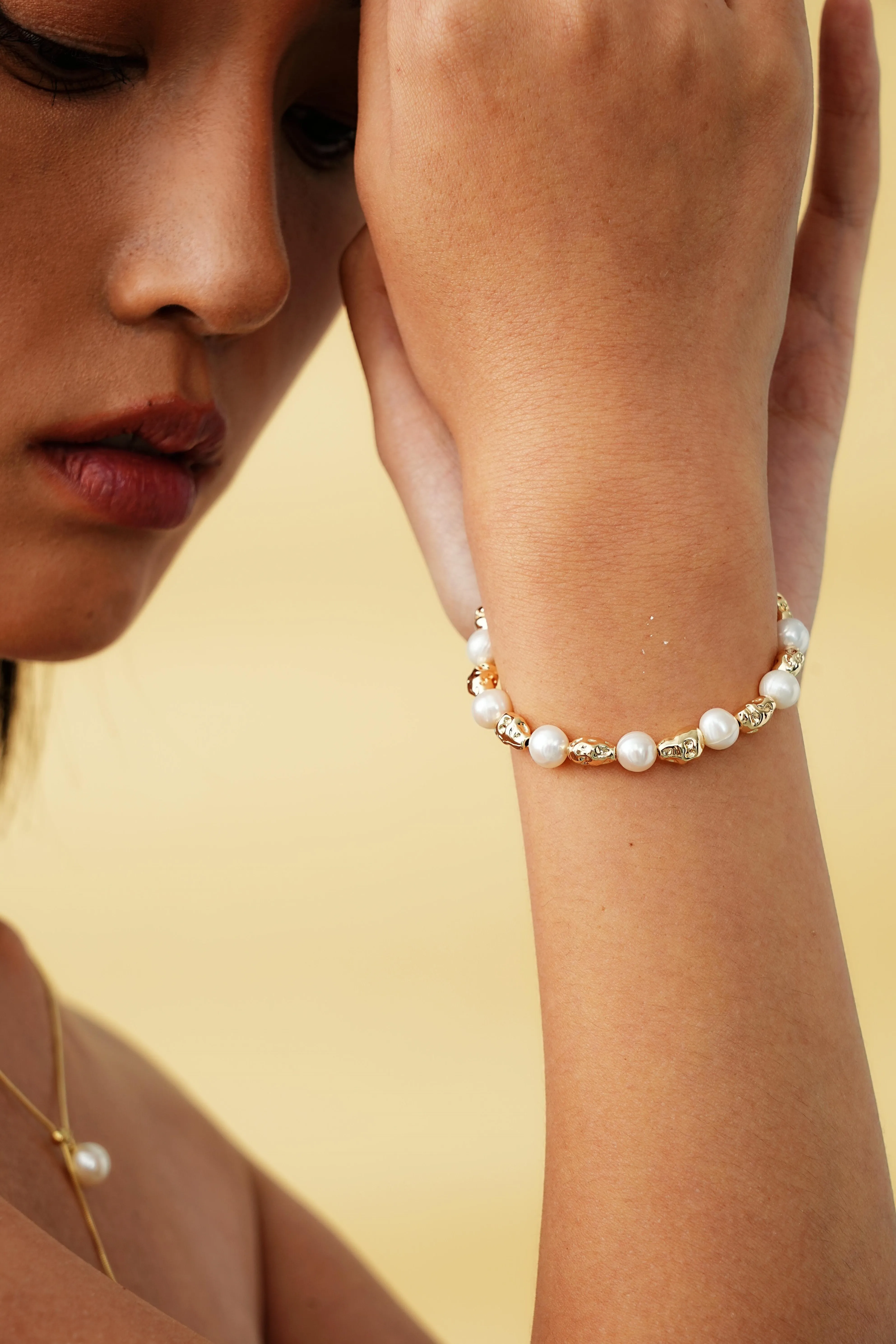 Gleaming Bead and Pearl Bracelet