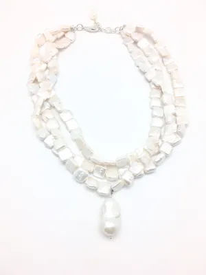 Karin necklace - white pearl