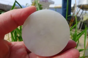 Natural Jade Rough Jadeite Raw (133g,5.15X5.15X2cm)