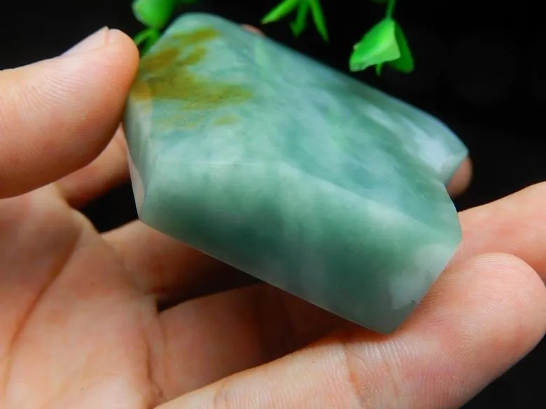 Natural Jade Rough Jadeite Raw (140g, 65X61X15mm)