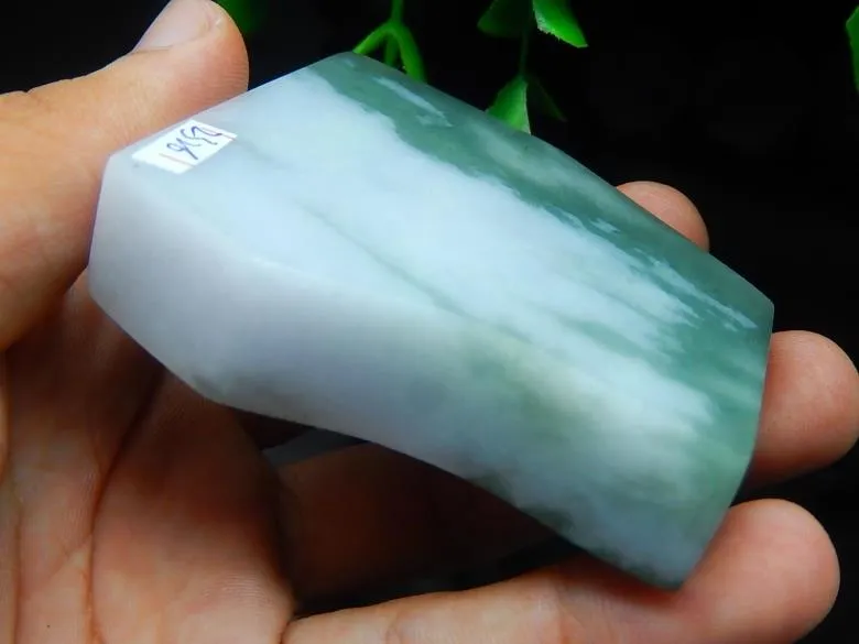 Natural Jade Rough Jadeite Raw (140g, 65X61X15mm)