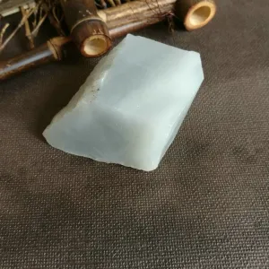 Natural Kunlun Jade Rough Nephrite Raw (127g,5X3.8X2.6cm)