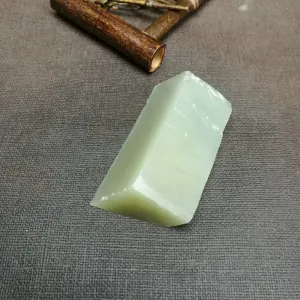 Natural Kunlun Jade Rough Nephrite Raw (128g,6.5X3X2.8cm)