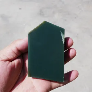 Natural Kunlun Jade Rough Nephrite Raw (185g, 7X5.2X1.5cm)