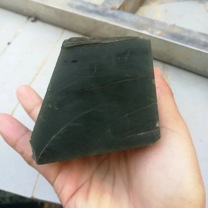 Natural Kunlun Jade Rough Nephrite Raw (639g, 9.5X6.5X4.5cm)